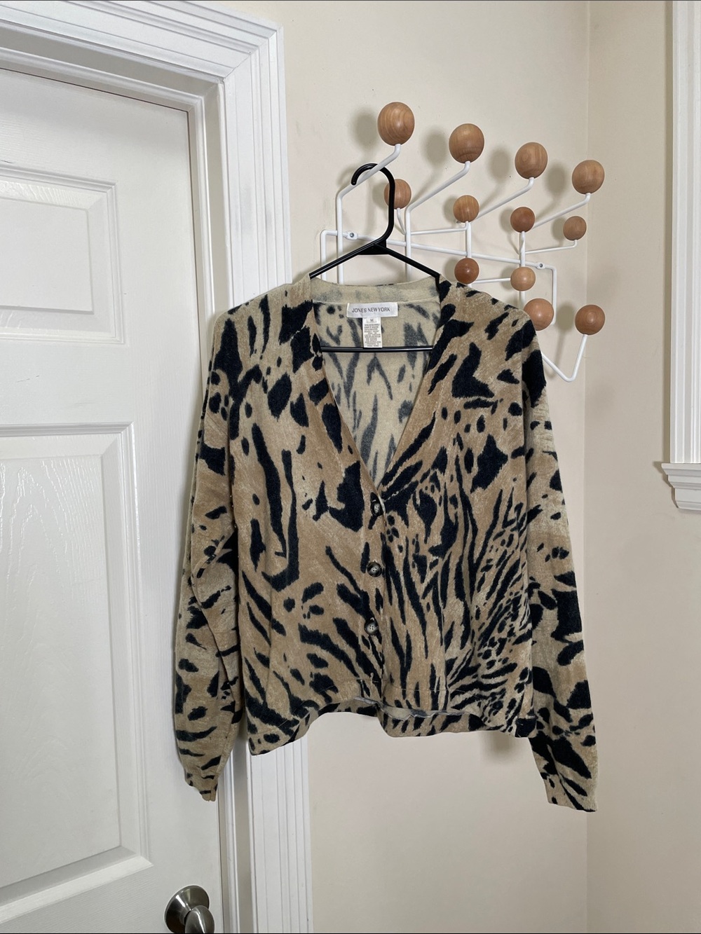 Jones New York - Lambswool Blend Button Down Leopard Print Cardigan Tan Black M